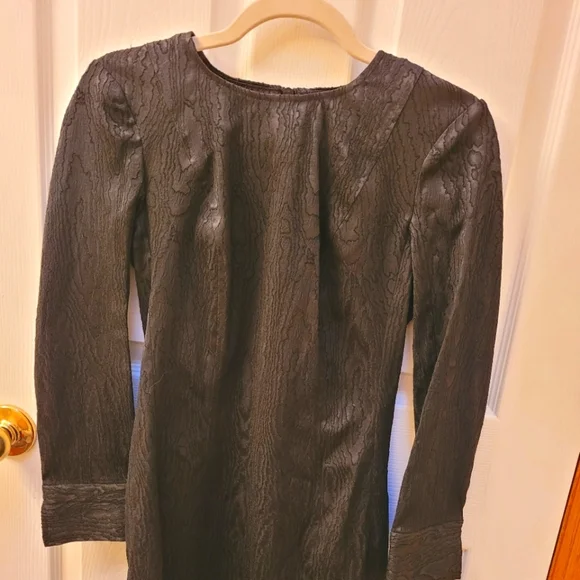 Dress - Picture 1 of 4